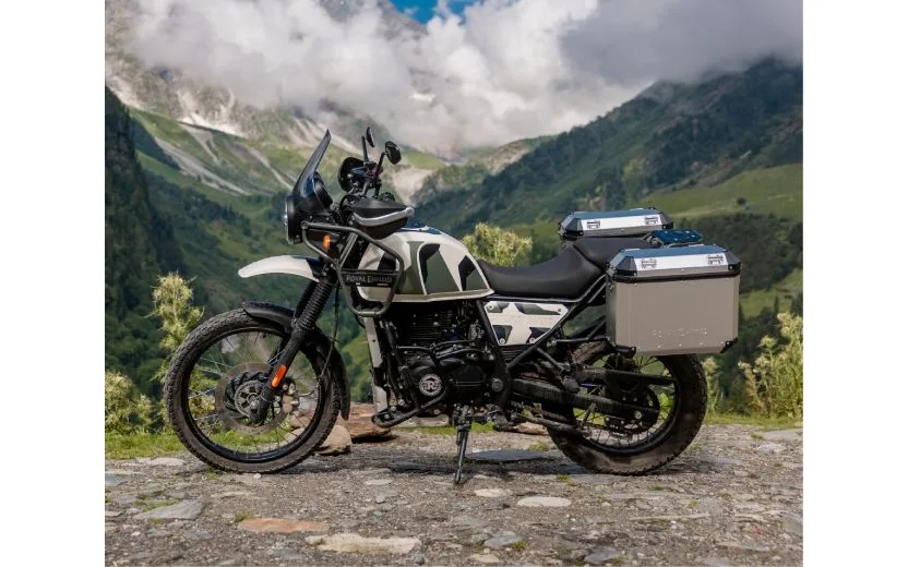 Royal Enfield Himalayan 440 — side view