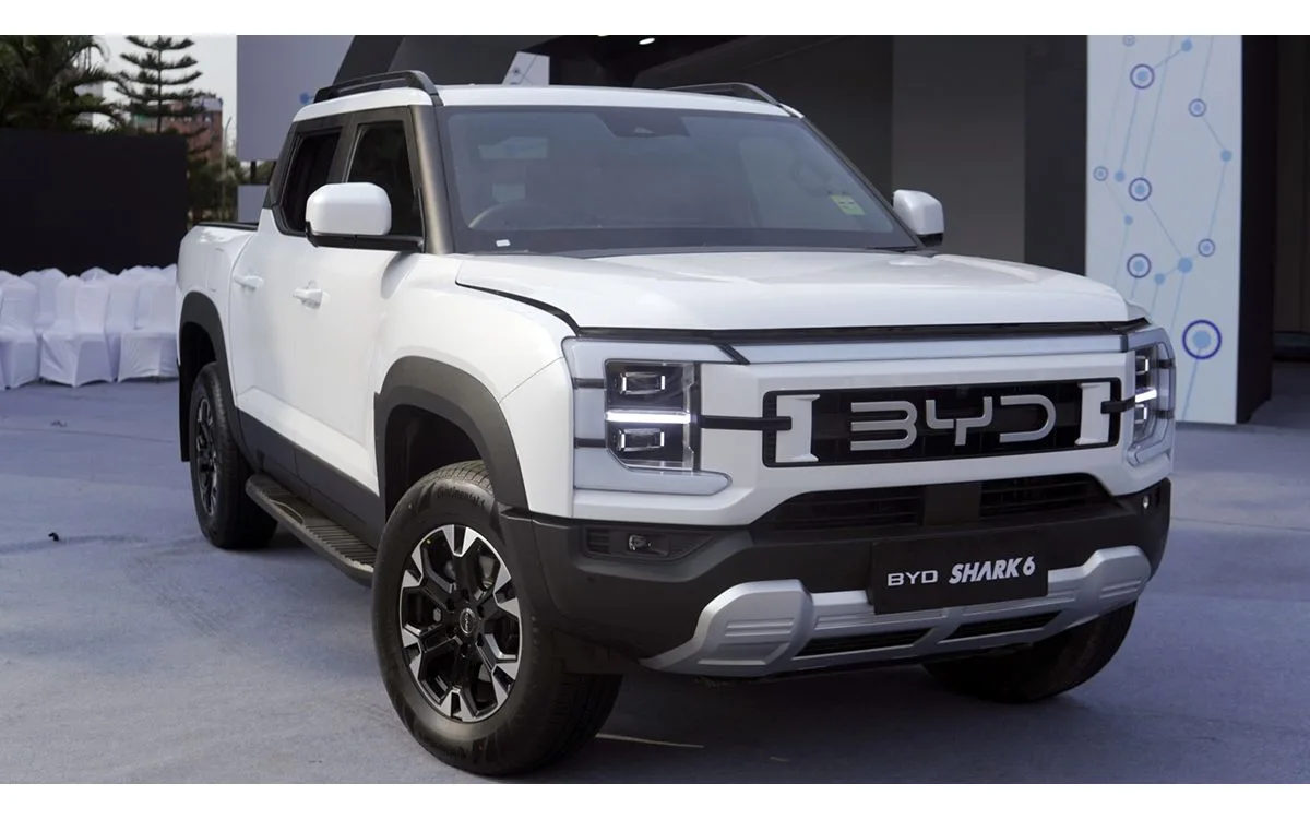 BYD Shark 6