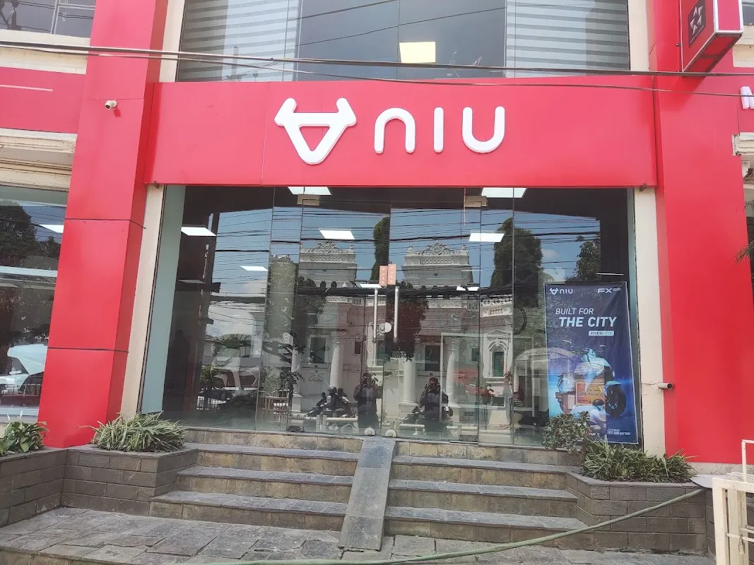 Niu Showroom — Hiti Sadan